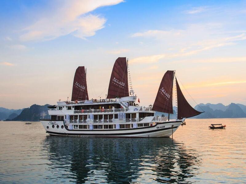 Du thuyền Aclass Stellar Hạ Long