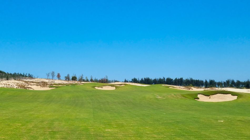 Sân golf Golden Sands Golf Resort Huế