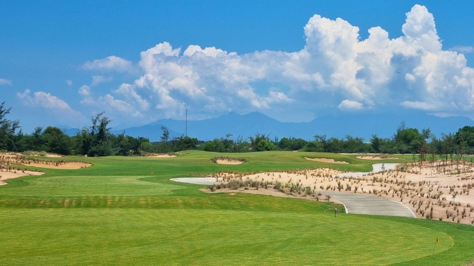 Sân golf Golden Sands Golf Resort Huế