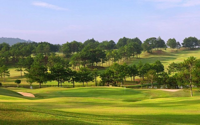 Dalat Palace Golf Club (Sân Đồi Cù)