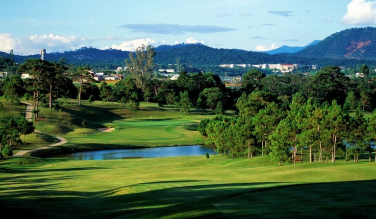 Dalat Palace Golf Club (Sân Đồi Cù)