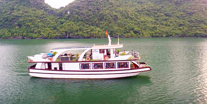 Tàu gỗ Hạ Long Tùng Dương