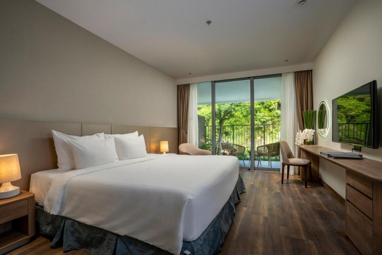 Combo 3N2Đ Flamingo Cát Bà Beach Resort