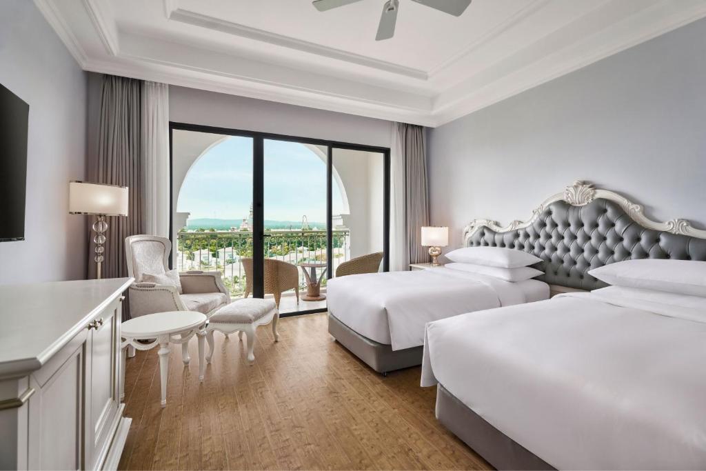 Combo 2N1Đ Sheraton Phu Quoc Long Beach Resort