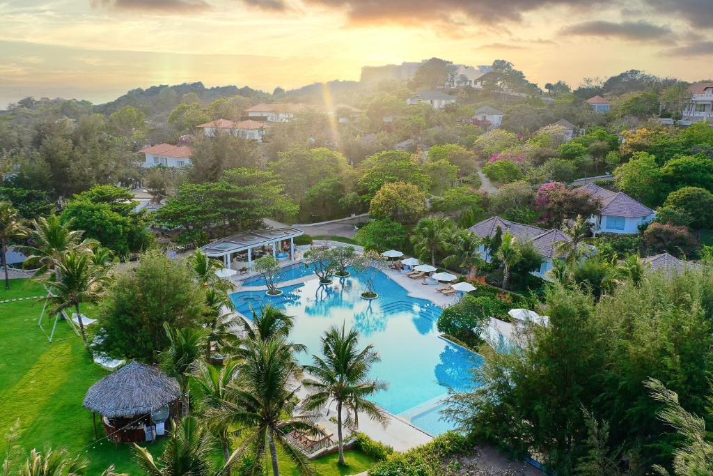 Combo 2N1Đ Khách sạn Fleur de Lys Resort & Spa Long Hai