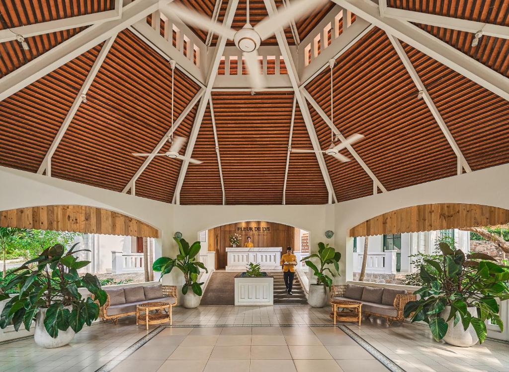 Combo 2N1Đ Khách sạn Fleur de Lys Resort & Spa Long Hai