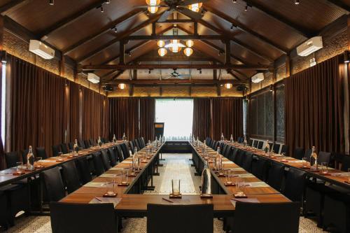 Phòng hội nghị khách sạn Melia Ba Vì Mountain Retreat