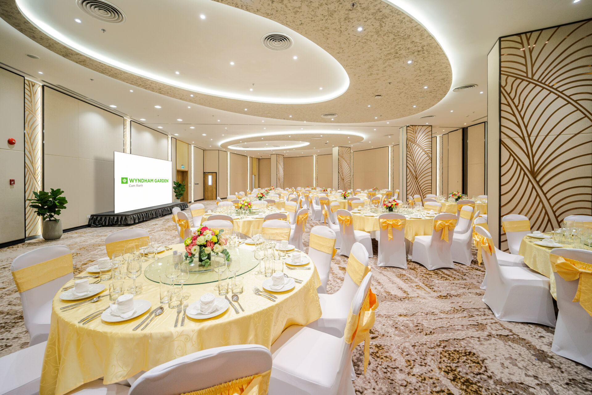 Gala Dinner Wyndham Garden Cam Ranh