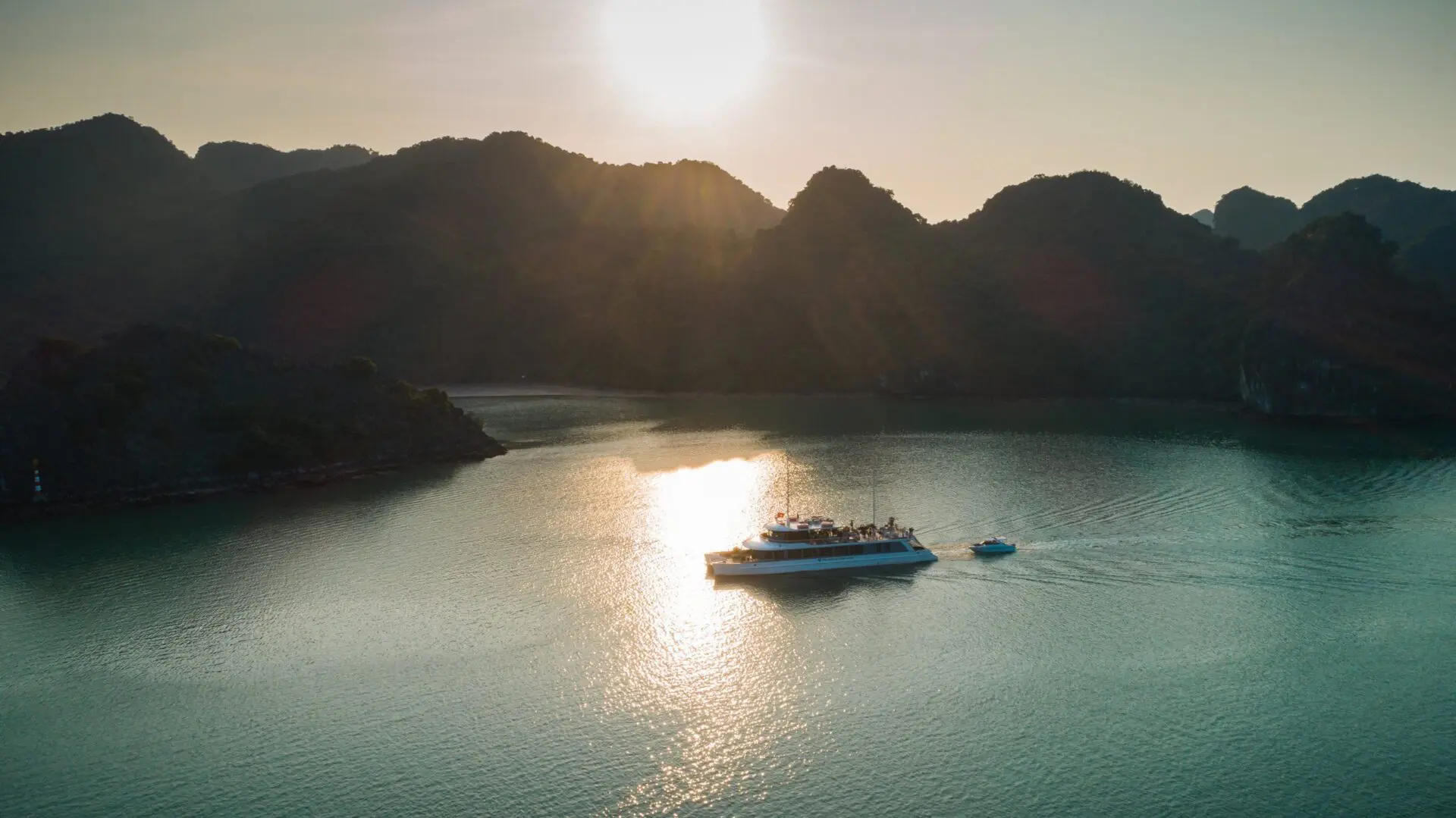 Du thuyền Lan Hạ 4 giờ Catamaran-DTQN004