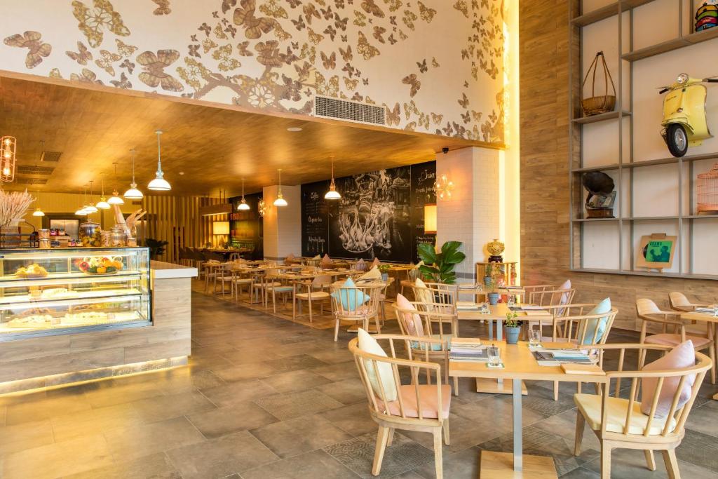Combo Khách sạn Fusion Suite Sài Gòn + Tour Biệt Động Sài Gòn