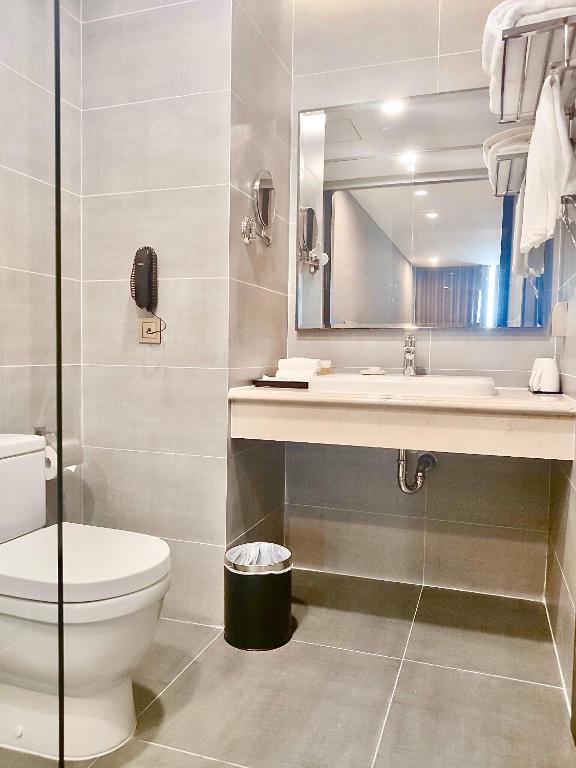 Combo Mường Thanh Luxury Saigon Hotel + Tour Biệt Động Sài Gòn
