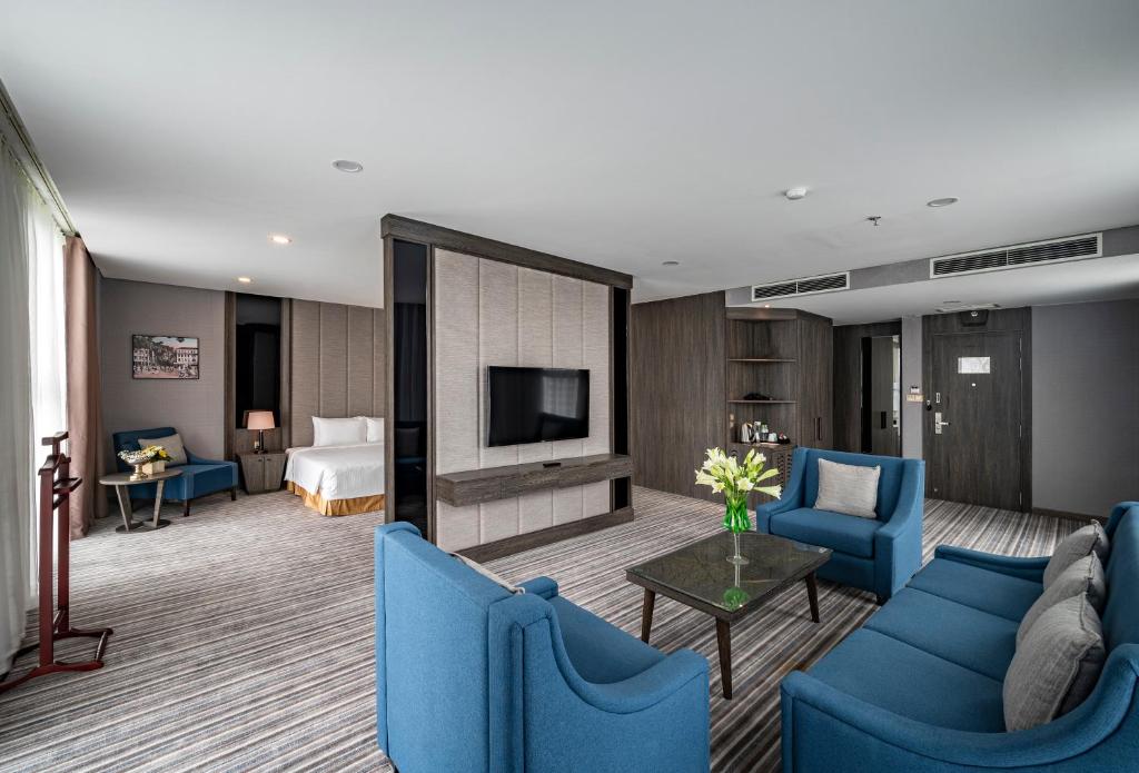 Combo Mường Thanh Luxury Saigon Hotel + Tour Biệt Động Sài Gòn
