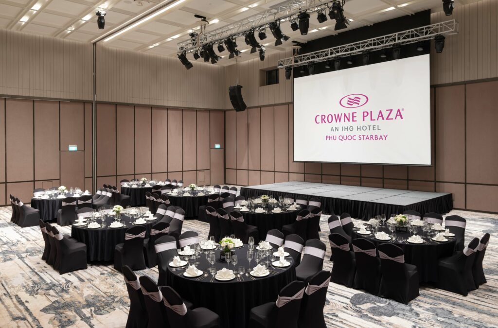 Gala Dinner Crowne Plaza Phu Quoc Starbay
