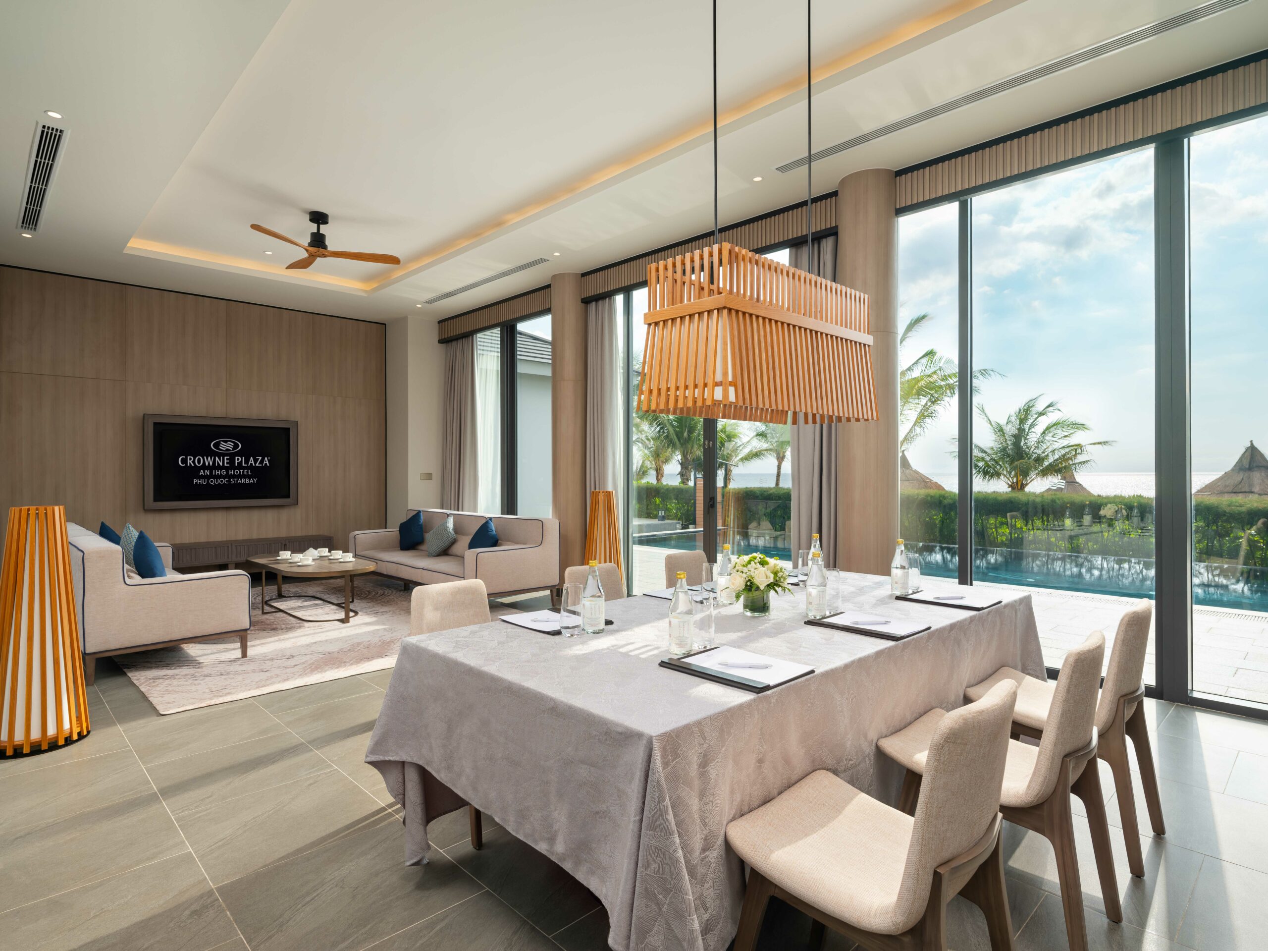 Combo 3N2Đ Crowne Plaza Phu Quoc Starbay