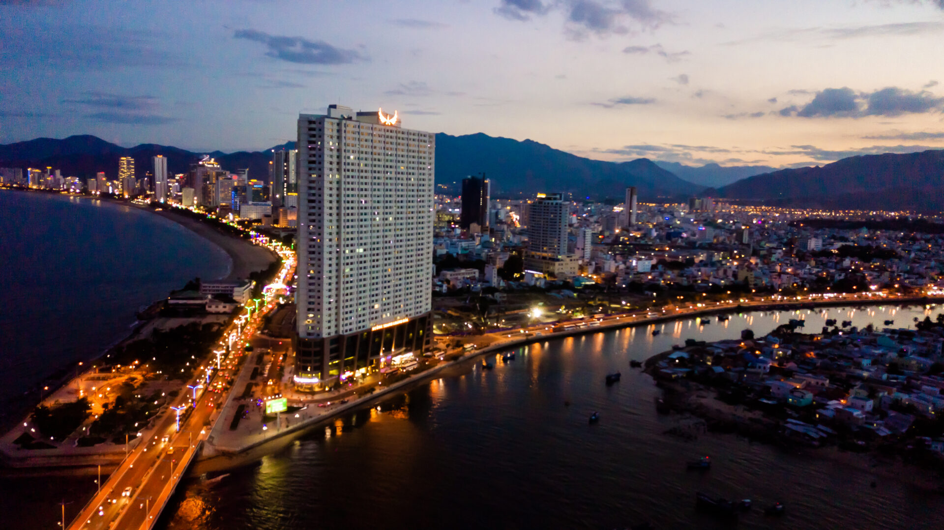 Phòng họp hội nghị khách sạn Mường Thanh Luxury Khanh Hoa Hotel