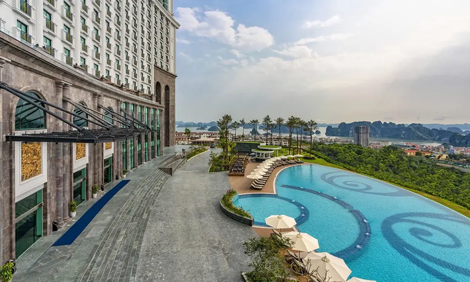 Combo 2N1Đ FLC Hạ Long + Golf