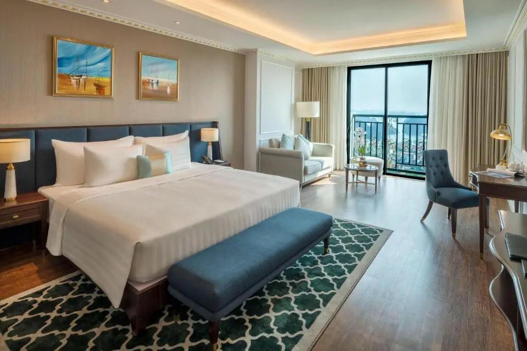 Combo 2N1Đ FLC Hạ Long + Golf