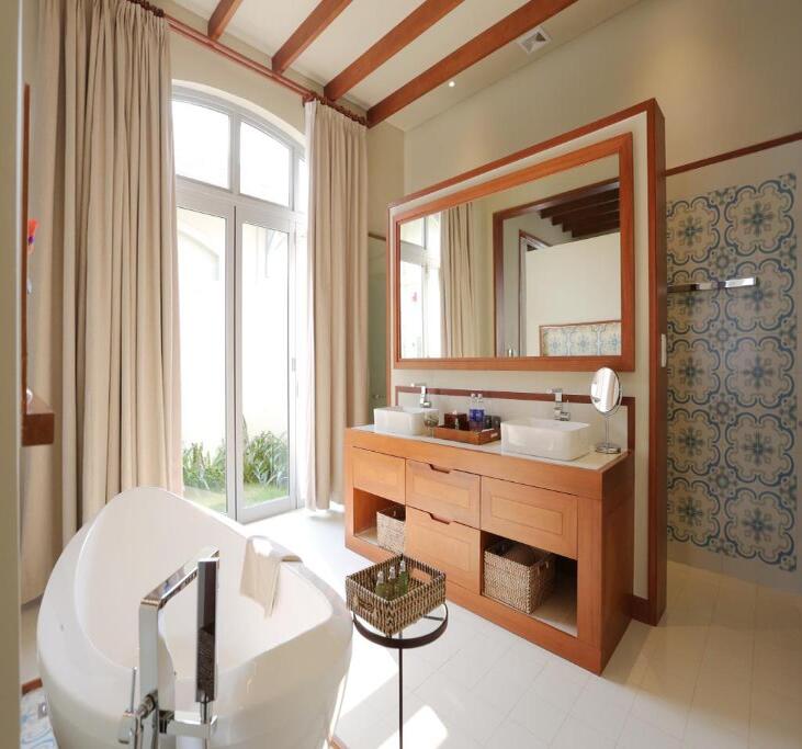 Combo 3N2Đ FLC Luxury Resort Sầm Sơn