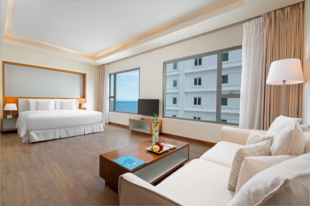 [Combo 3N2Đ] Khách sạn A La Carte Da Nang Beach 4⭐ + Ăn sáng