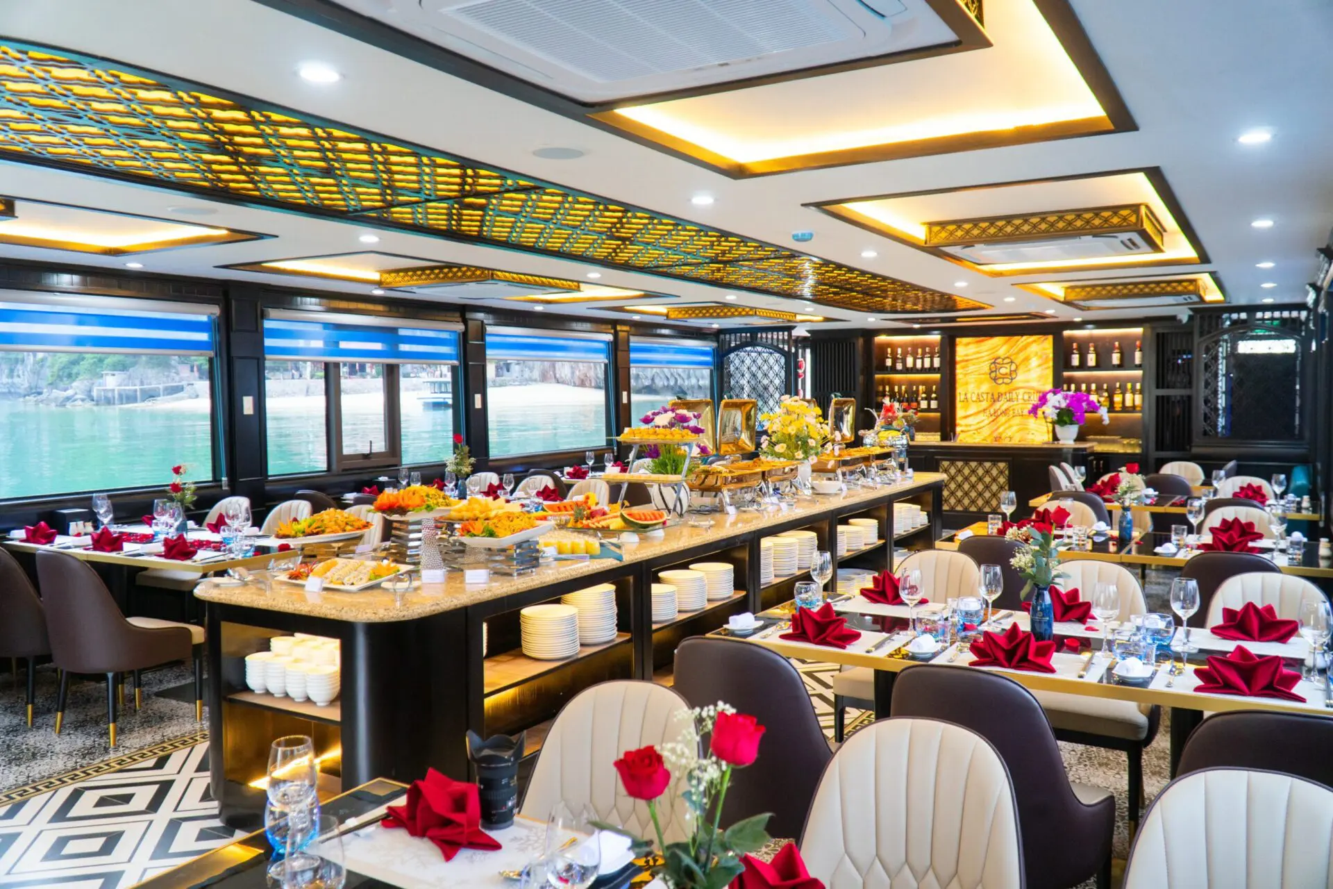 Du thuyền Hạ Long 8 giờ La Casta Daily Cruise – DTQN001