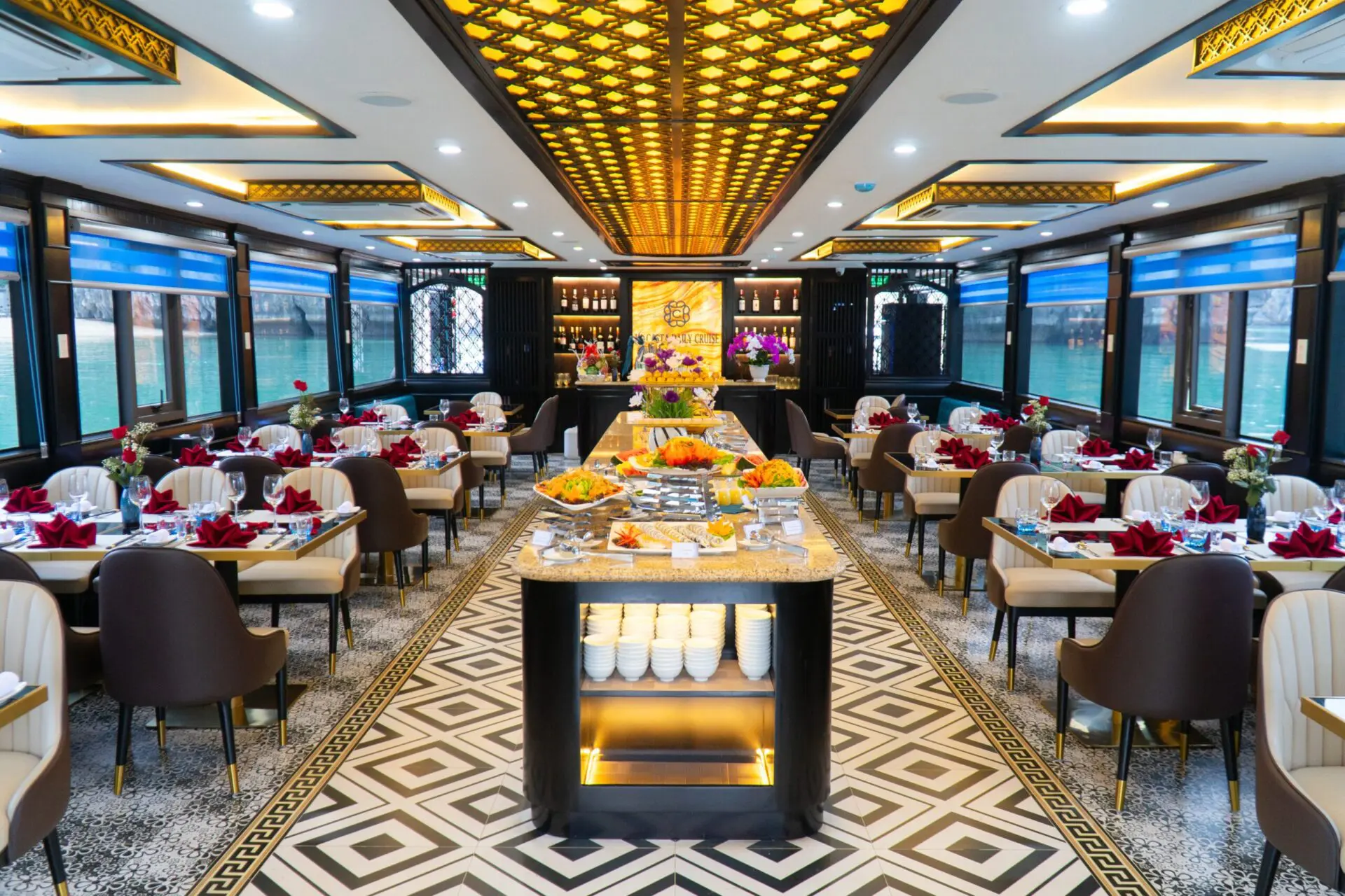 Du thuyền Hạ Long 8 giờ La Casta Daily Cruise – DTQN001