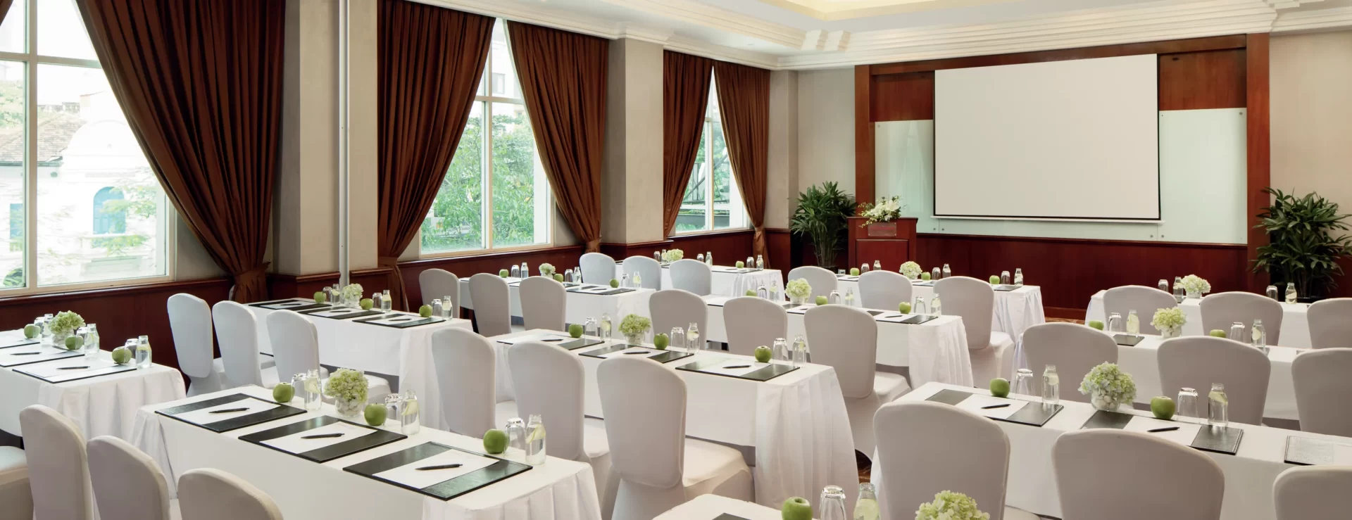 Hội nghị Movenpick Hotel Hà Nội