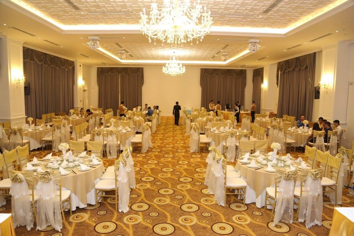 Trung tâm hội nghị MerPerle Crystal Palace quận 7, Sài Gòn