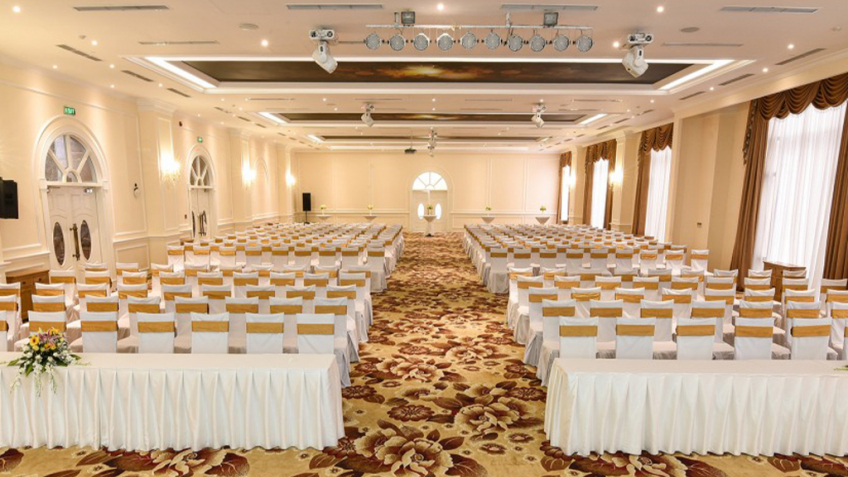 Trung tâm hội nghị MerPerle Crystal Palace quận 7, Sài Gòn