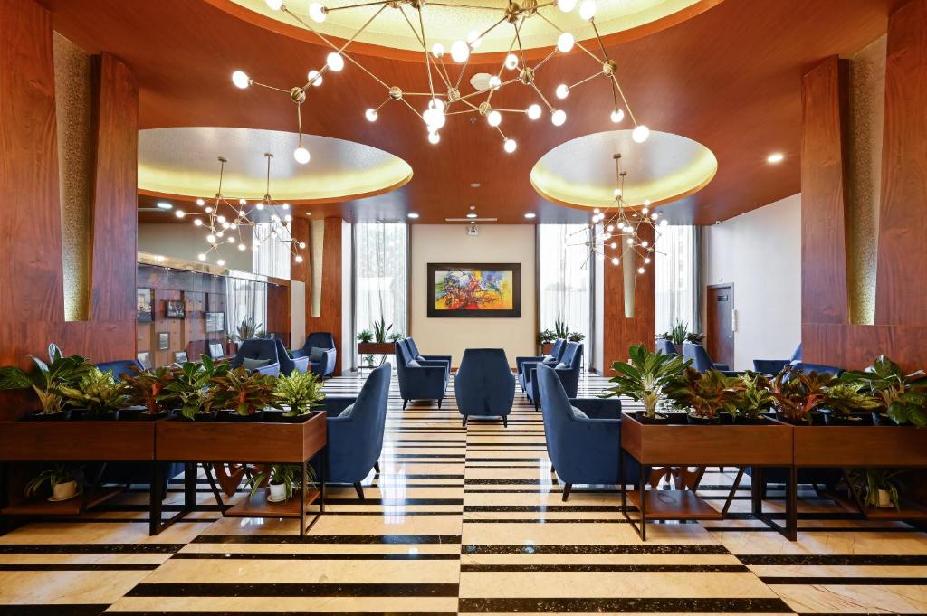 Combo Khách sạn Mường Thanh Grand Sài Gòn Centre + City tour