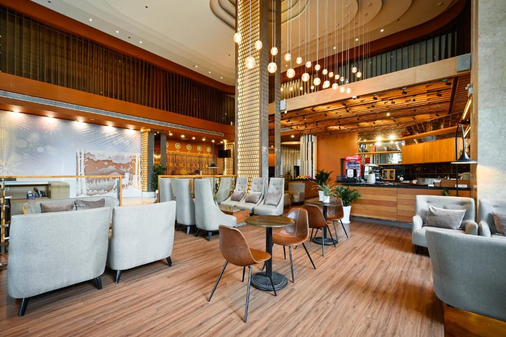 Combo Khách sạn Mường Thanh Grand Sài Gòn Centre + City tour