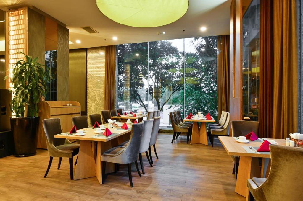 Combo Khách sạn Mường Thanh Grand Sài Gòn Centre + City tour