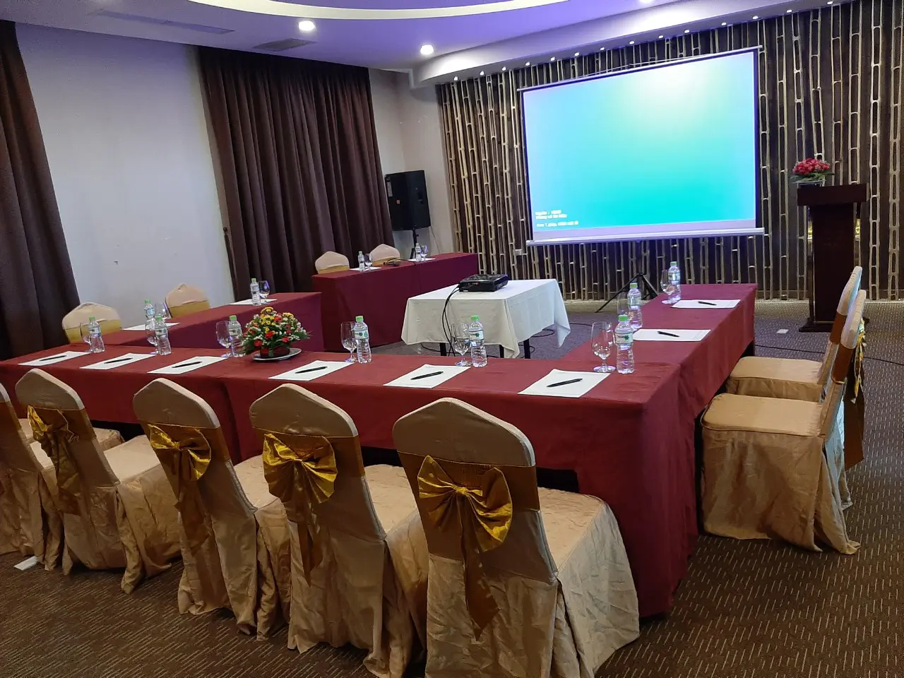 Hội nghị tại Mường Thanh Holiday Mũi Né