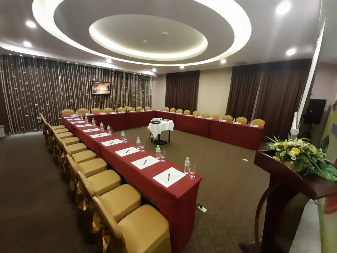 Hội nghị tại Mường Thanh Holiday Mũi Né