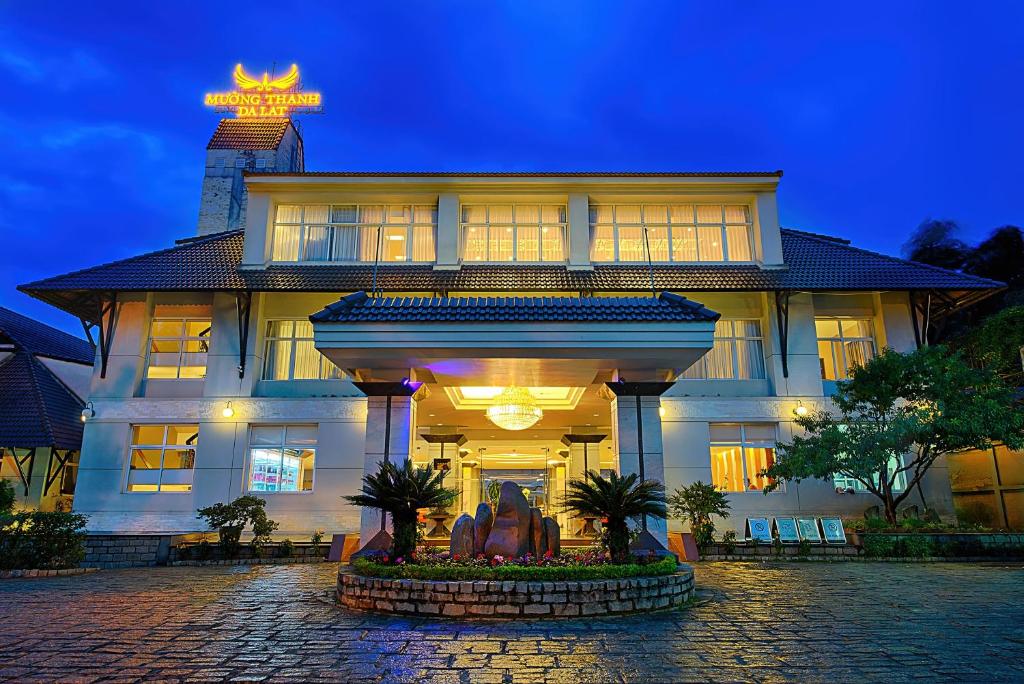 Gala Dinner Muong Thanh Holiday Da Lat Hotel