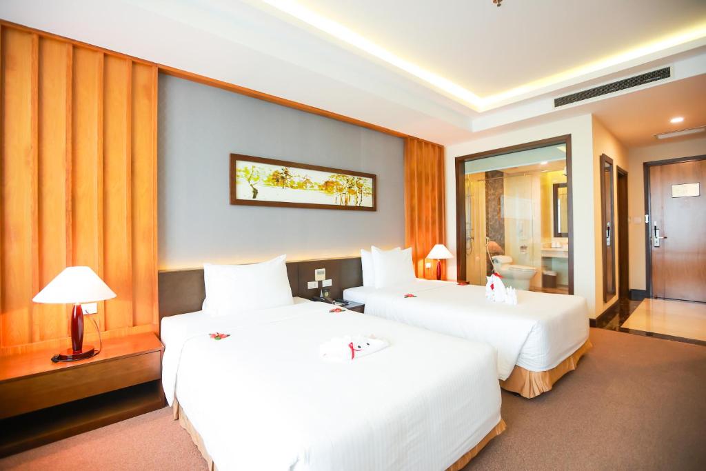 Combo Mường Thanh Luxury Nhật Lệ + Tour động Thiên Đường