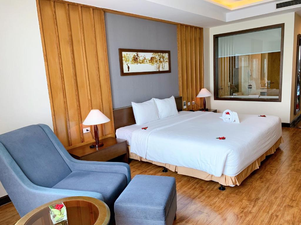 Combo Mường Thanh Luxury Nhật Lệ + Tour động Thiên Đường