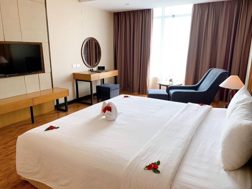 Combo Mường Thanh Luxury Nhật Lệ + Tour động Thiên Đường