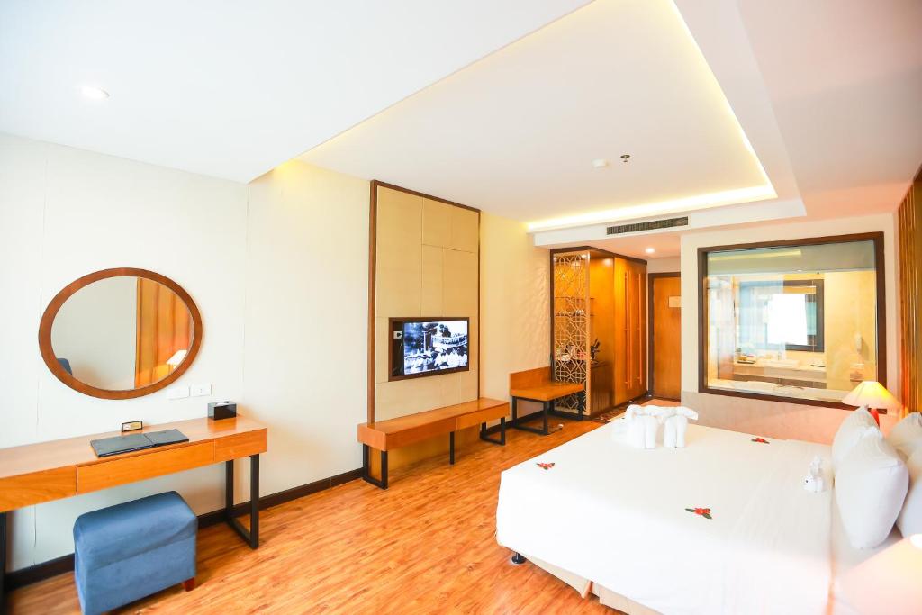 Combo Mường Thanh Luxury Nhật Lệ + Tour động Thiên Đường
