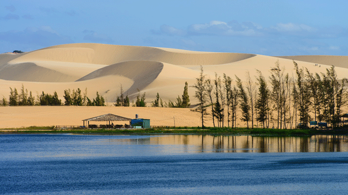 Tour du lịch Phan Thiết 1 ngày: Làng Mông Cổ Mianfram – Bàu Trắng