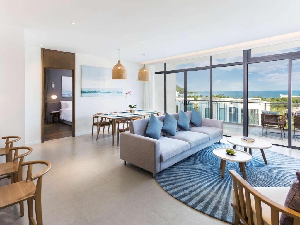Combo Premier Residences Phu Quoc Emerald Bay + Đi bộ dưới biển