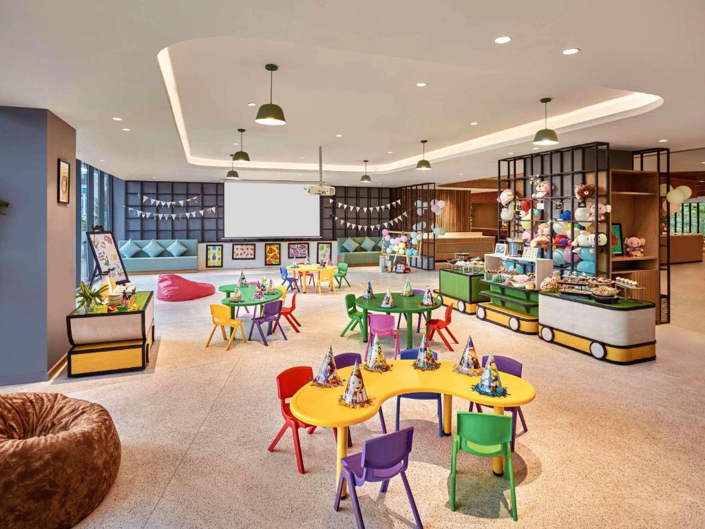Combo Premier Residences Phu Quoc Emerald Bay + Đi bộ dưới biển