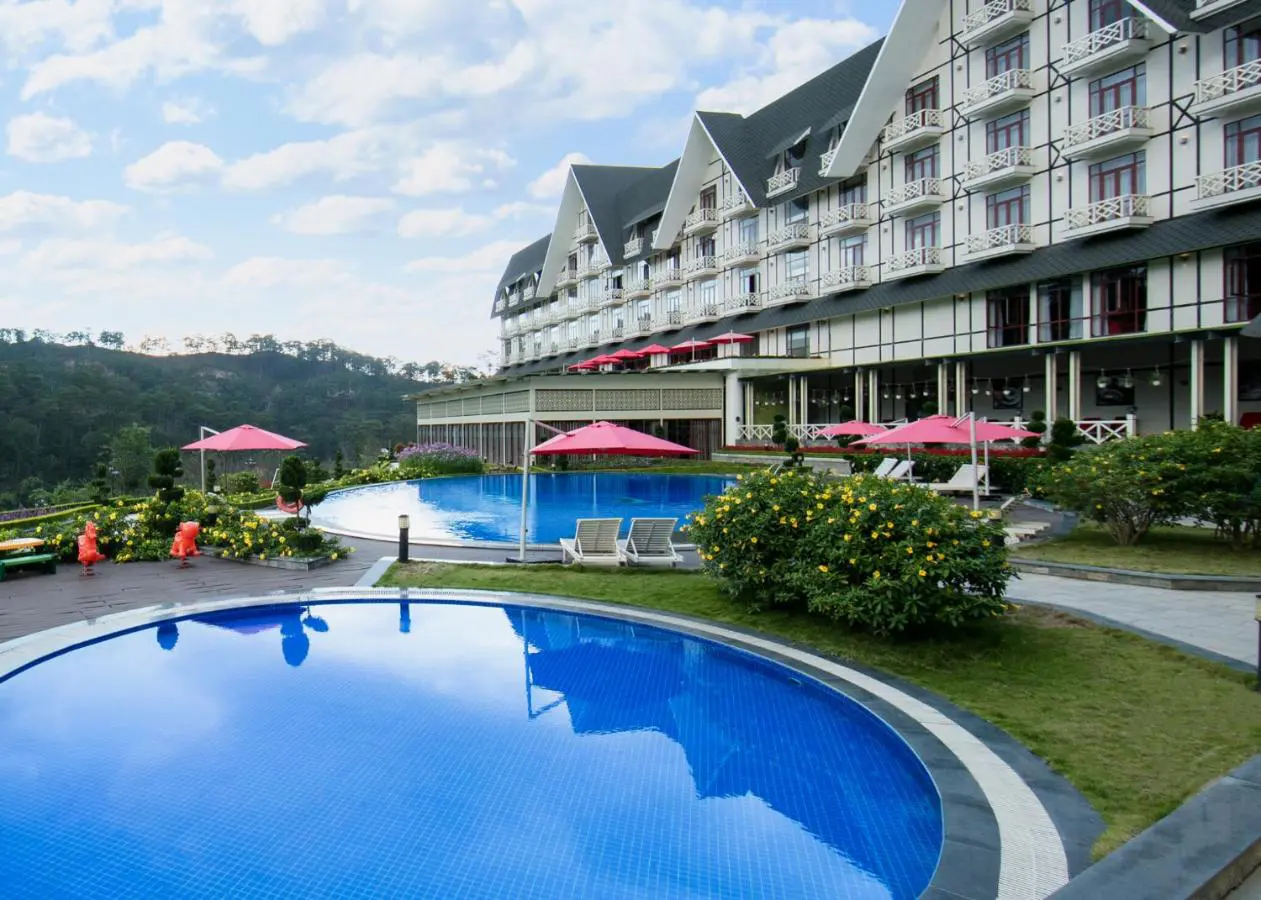 Combo 2N1Đ Swiss-Belresort + Golf Sam Tuyền Lâm