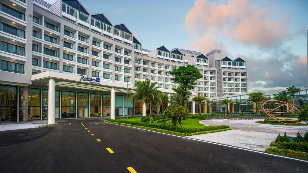 Combo Radisson Blu Resort Phu Quoc + Tour Cano 4 Đảo, Cáp treo Hòn Thơm