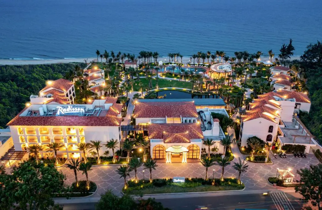 Combo 3N2Đ Radisson Resort Phan Thiết 5 sao + Xe Limousine khứ hồi
