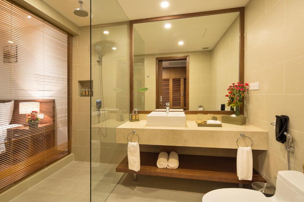 Combo 2N1Đ Riviera Cam Ranh Resort