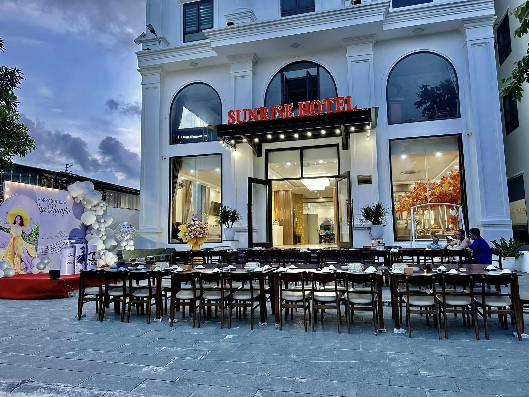 Hội nghị Sunrise Hải Tiến