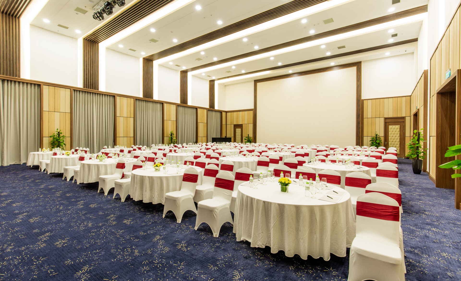 Hội nghị khách sạn Mường Thanh Luxury Viễn Triều Nha Trang