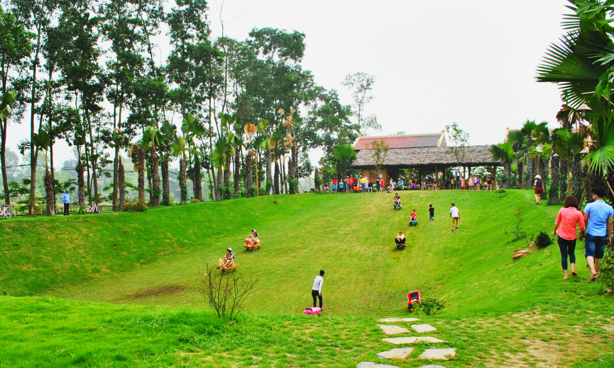 Teambuilding Vườn Vua Resort & Villas