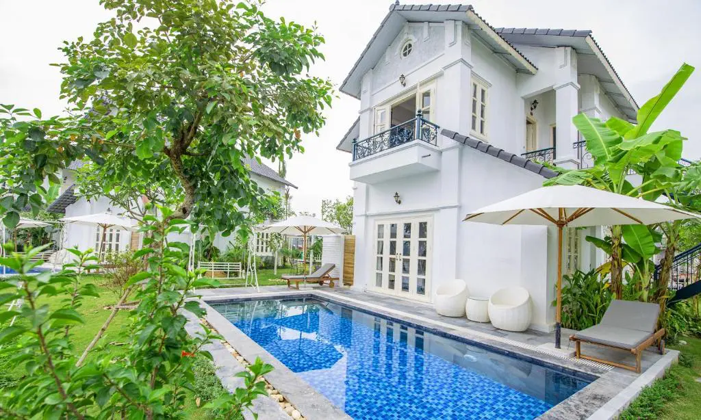 Combo tham quan trong ngày ở Vườn Vua Resort