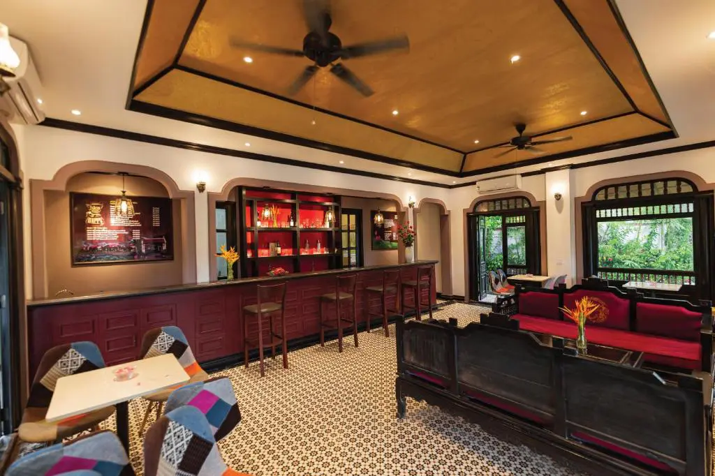 Combo tham quan trong ngày ở Vườn Vua Resort